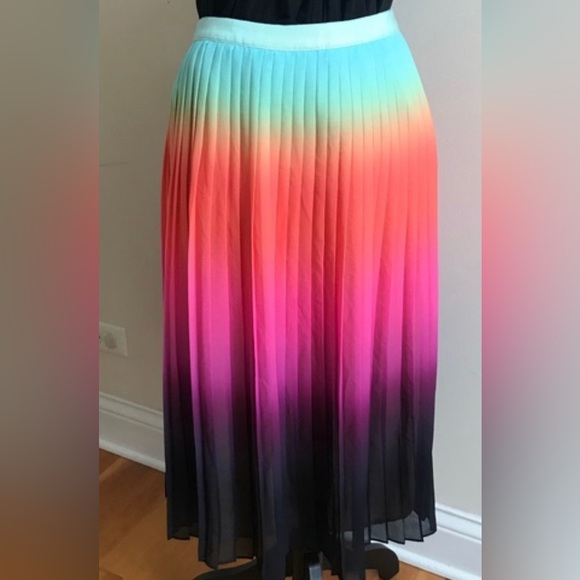 Trina Turk Ombré Rainbow Skirt Size 6 - Picture 3 of 3